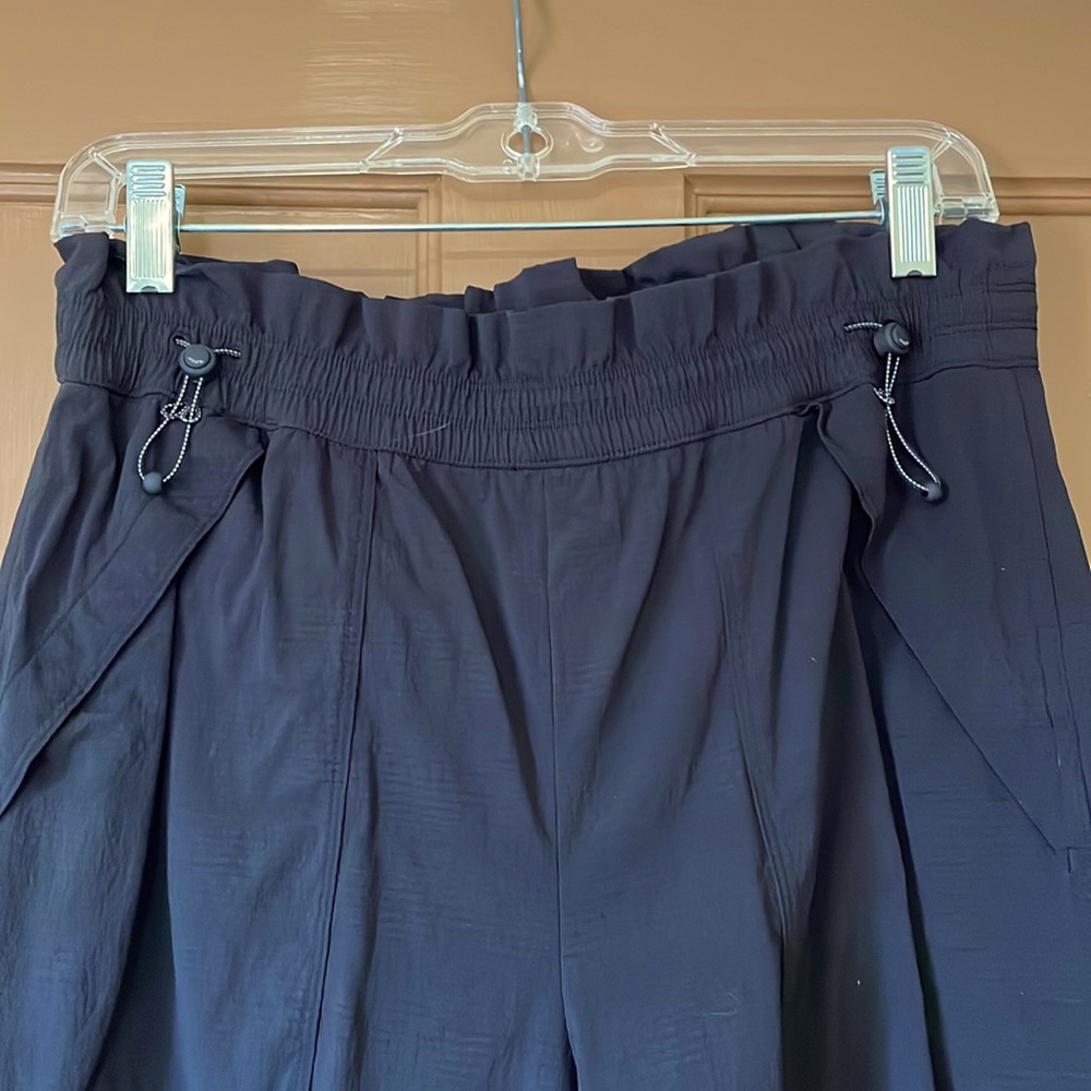 Athleta parachute material pants